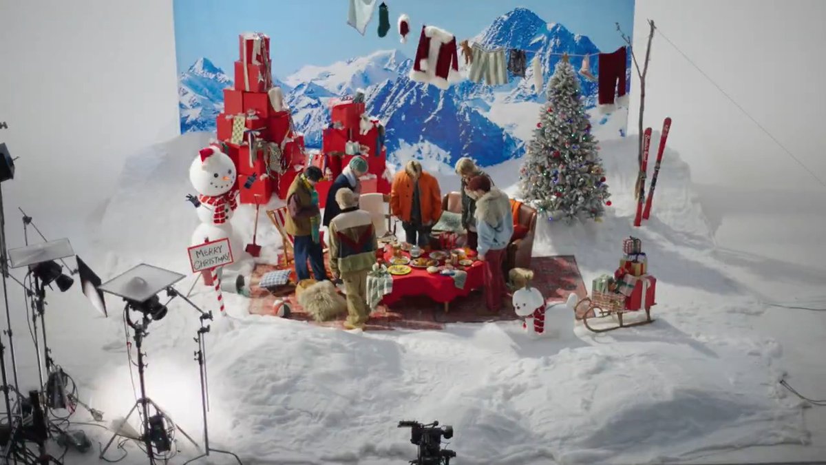 なんだろ♪ なんだろ♪ ワクワク((o(^∇^)o))🎶 ちなみに心の準備して