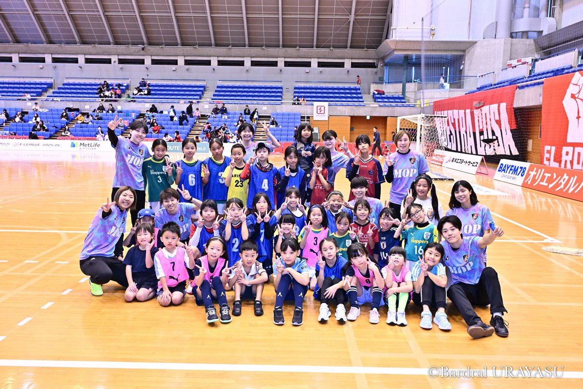 🔴ホームタウン活動⚫️

浦安市内のジュニアサッカークラブの女子プレーヤー（ガールズ）とラス・ボニータスのメンバーによる交流および、試合前の前座試合を実施しました🙌

▶️ bardral-urayasu.com/news/news-2180…

ご参加いただいた女子選手の皆さん、ありがとうございました！

#bardral
#LasBonitas