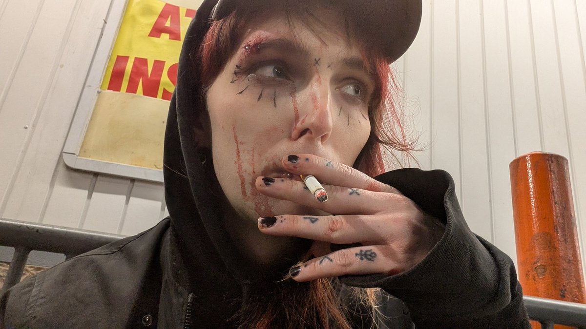 dogmod3r's tweet image. my fucking glasses broke bro i can't see shit

also can't afford new ones 

blind dog 

if anyone can help pls do my lenses are like fucking $150