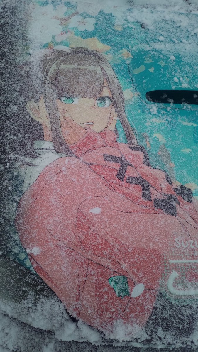 雪でだんだん白くなっていくるるちゃん これはこれで素敵ね