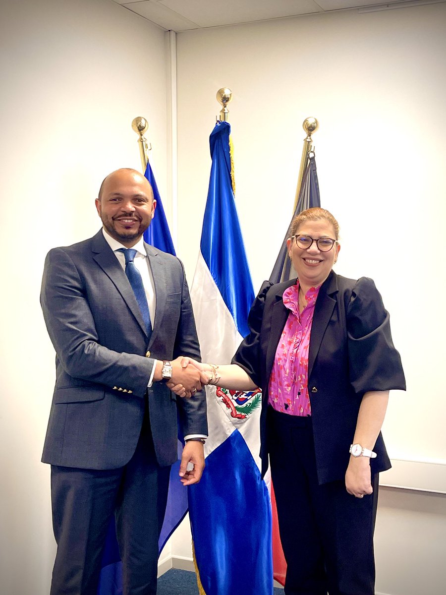 PressACP's tweet image. The Secretary-General of the OACPS, H.E. Moussa Saleh Batraki (@Mbatraki), met with H.E. Joan M. Cedano, Ambassador of the Dominican Republic (@MIREXRD).

Discussions focused on ongoing institutional and financial reforms, preparations for the Malabo Summit, national priorities,…