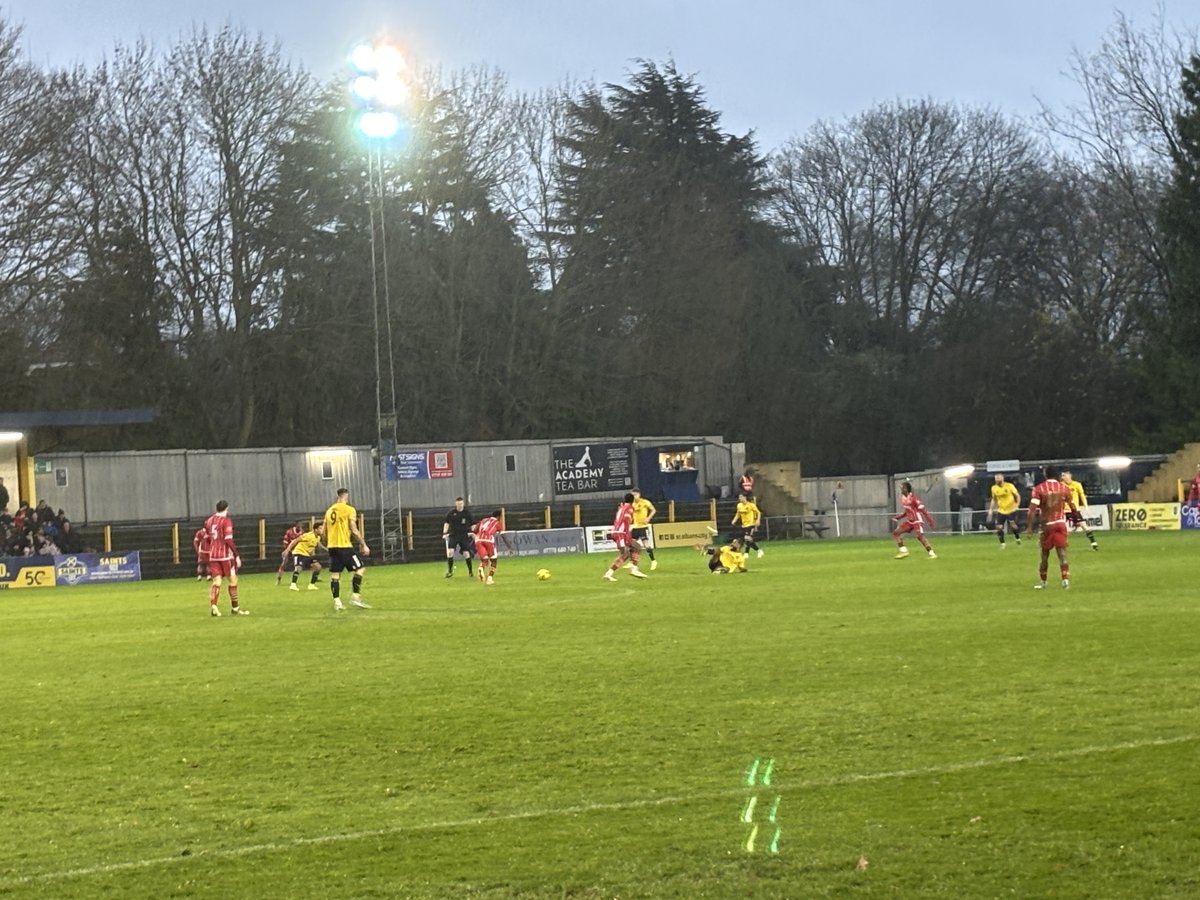 JetOff1990's tweet image. Right folks!!! So sorry it's late, but the Saturday before, I watched an @IsthmianLeague Premier game between @stalbanscityfc and @CarshaltonA_FC at their own backyard at Clarence Park!!!

The Saints were 1-0 down and they fought back to win 2-1!!!

The crowd was 1,014.