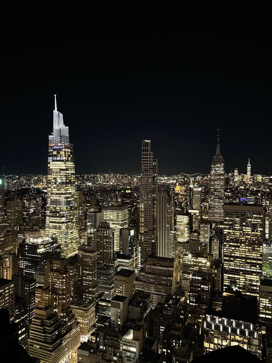 Chinnery20's tweet image. 出張ついでに友だちと会って、時差ボケに負けつつ夜景を満喫中ヽ(´▽｀)/