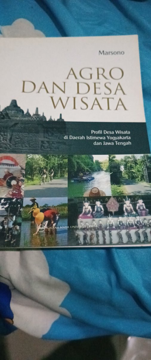 imunov's tweet photo. 3.Agro dan Desa Wisata:Marsono
Buku ini dibaca lantaran ada tenggat&amp; deadline menulis book chapter tentang pengalaman wisatawan saat berkunjung ke destinasi agro..Buku ini membantu saya melihat desa wisata berbasis agro di Jogja&amp;Jateng https://t.co/dfjUjCO0rX