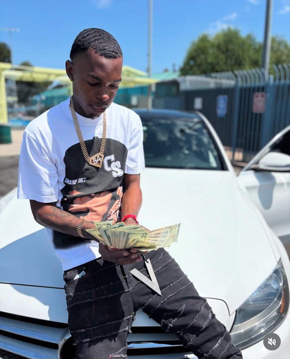 ThaRealM3🔱 (@babymeech54) on Twitter photo 