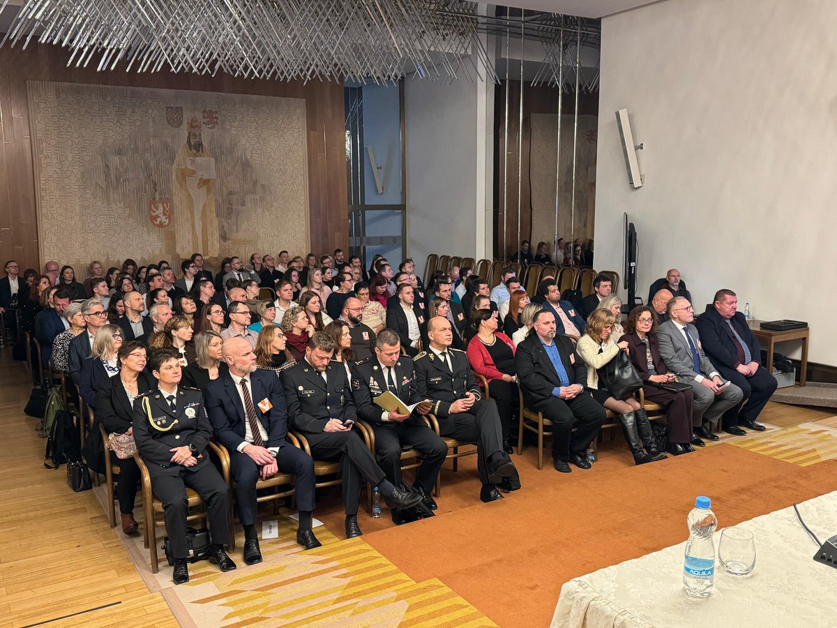 Uspořádali jsme další ročník konference - Prevence finanční kriminality.💰

Co bylo tématem? 
🔹Spolupráce FAÚ s bankovním sektorem 
🔹Novinky v mezinárodních a národních sankcích
🔹Adaptace a implementace AML balíčku
🔹Vybrané otázky z AML praxe
🔹Podvodná jednání v
