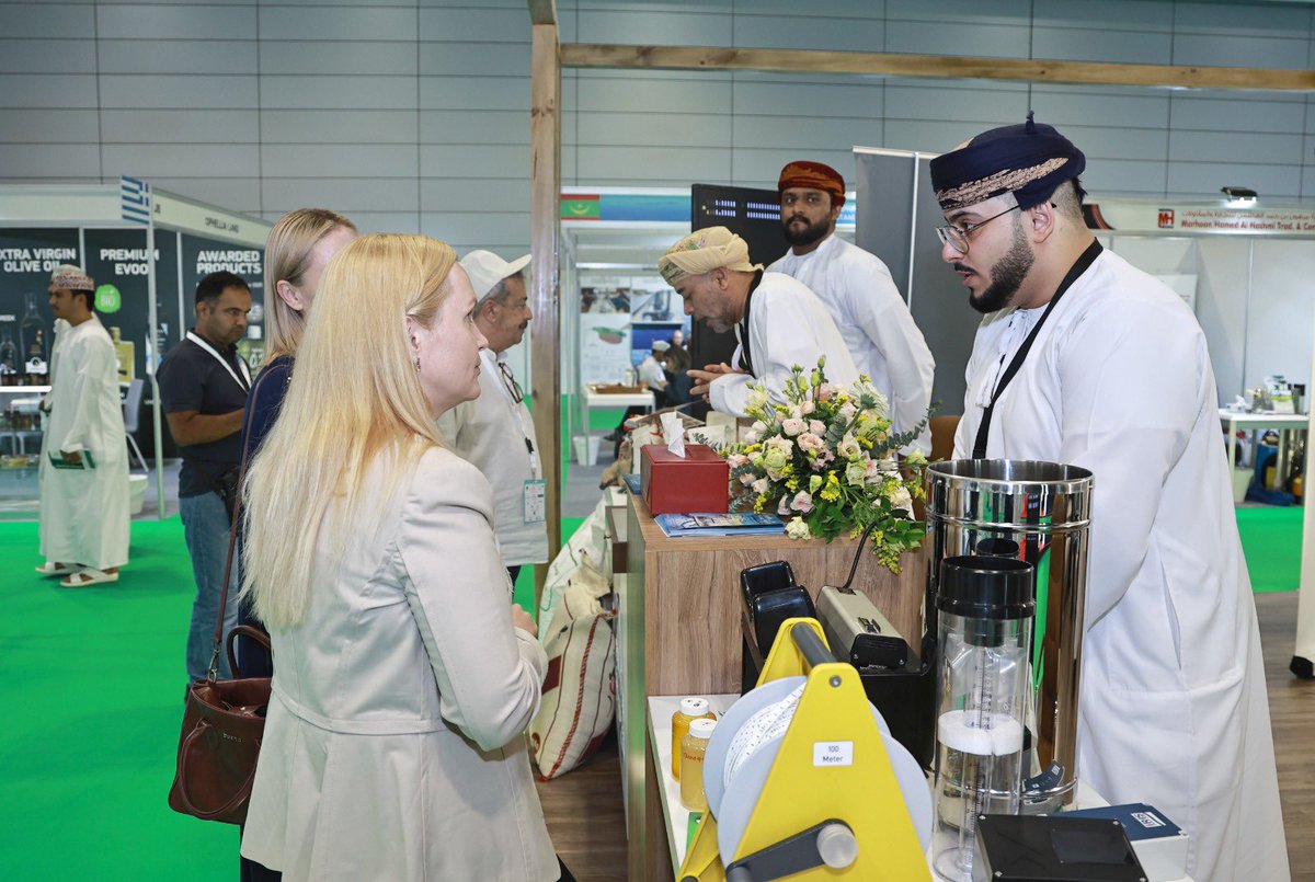 🔴 معرض #اجرو_فوود_عُمان يشهد توافد كبير من الزوار في يومه الأخير 

إذا كنت مهتماً بالزراعة لا يفوتك المعرض في الساعات المتبقية

📍مَــركز عُمان للمؤتمرات والمعارض
🕚 11:00صباحاًـ 7:00 مساءً 

سجل زيارتك الآن : bit.ly/omanagrovisitar