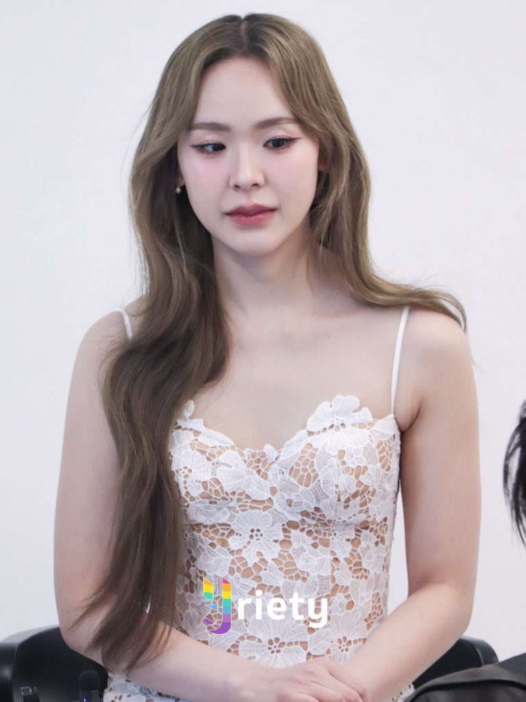 “จูน วรรณวิมล” #junewanwimol จากซีรีส์ “Dare You To Death ไขคดีเป็น เห็นคดีตาย” 🔍🍾🚨

DYTD PRESS TOUR
#DareYouToDeathPressTour
#DareYouToDeath
#Junewanwimol #Yriety