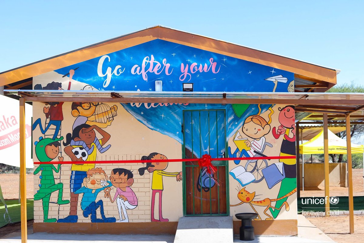 UNICEFBotswana's tweet image. Mascom has opened four new #ECE classrooms in Mmathethe - an important investment in child rights and foundational learning. 

We applaud their leadership and urge more companies to support quality early education for every child in #Botswana.

#EarlyChildhoodEducation #Mascom