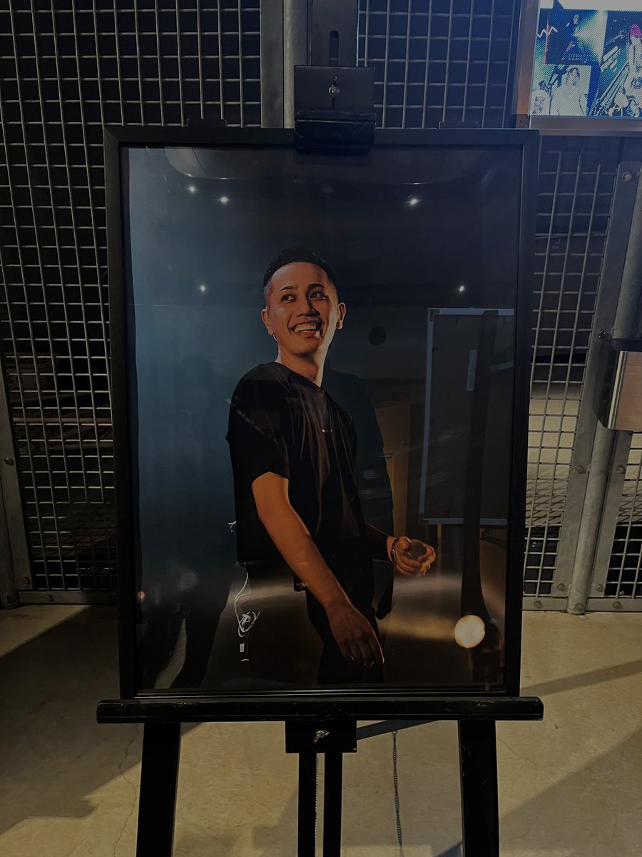 _______atarayo7's tweet image. 最近のLIVE事情②

この方がきっかけで、生死についてずっと考える日々を送っている。
祖父のこと、ずっと重く残っている漫画の内容、色んなことが入り混じって全く消化できずにいる。
おそらく会場に来た方、出演された方、みんなそれぞれ消化できないものを抱えているんだろうなあなんて思ったり。