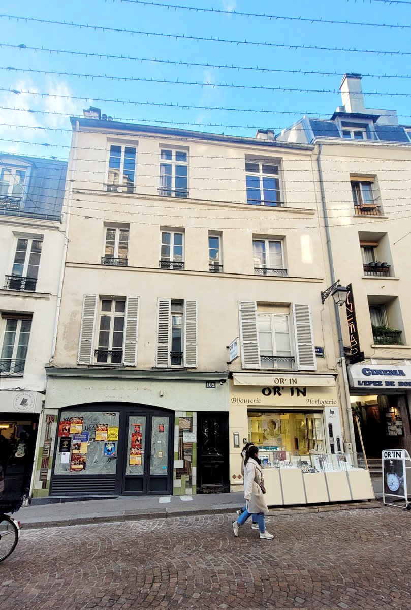 jacquesbaudrier's tweet image. Un immeuble rue Mouffetard de studios vides, des passoires thermiques : idéal pour des résidences secondaires

Raison de plus pour créer 18 logements sociaux au 102 rue Mouffetard (5e)

En 2025 nous allons racheter plus de 1200 logements pour les transformer en logements sociaux