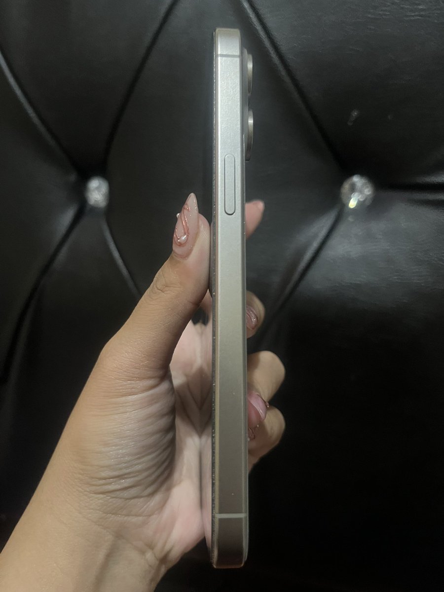 ckentils's tweet image. WTS IPHONE 15 PROMAX 256 NATURAL TITANIUM
kondisi mulus no minuss. bh 86% cc 300an. garansi off ex ibox PA/A. fullset free case bekas pemakaian cewe
💸 16jt nego tipis
