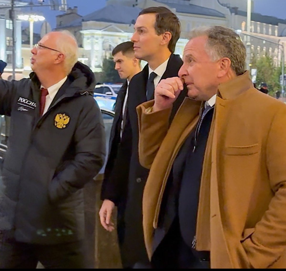 Microinteracti1's tweet image. 🚨🇺🇸🇷🇺 Russia is ready for a war with Europe Announces Putin, After Watching Peace Talks Run By a Real Estate Guy, Trump’s Son in Law Jared Kushner, and Steve Witkoff Collapse on Contact With Reality.

Kremlin officials admitted they were not even slightly shocked. Handling a…