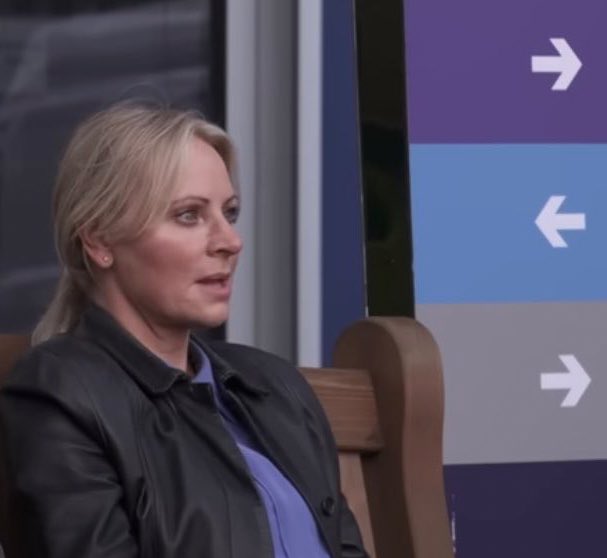 sisterswain's tweet image. The directions ar Little Lisa is being pulled in right now 😔