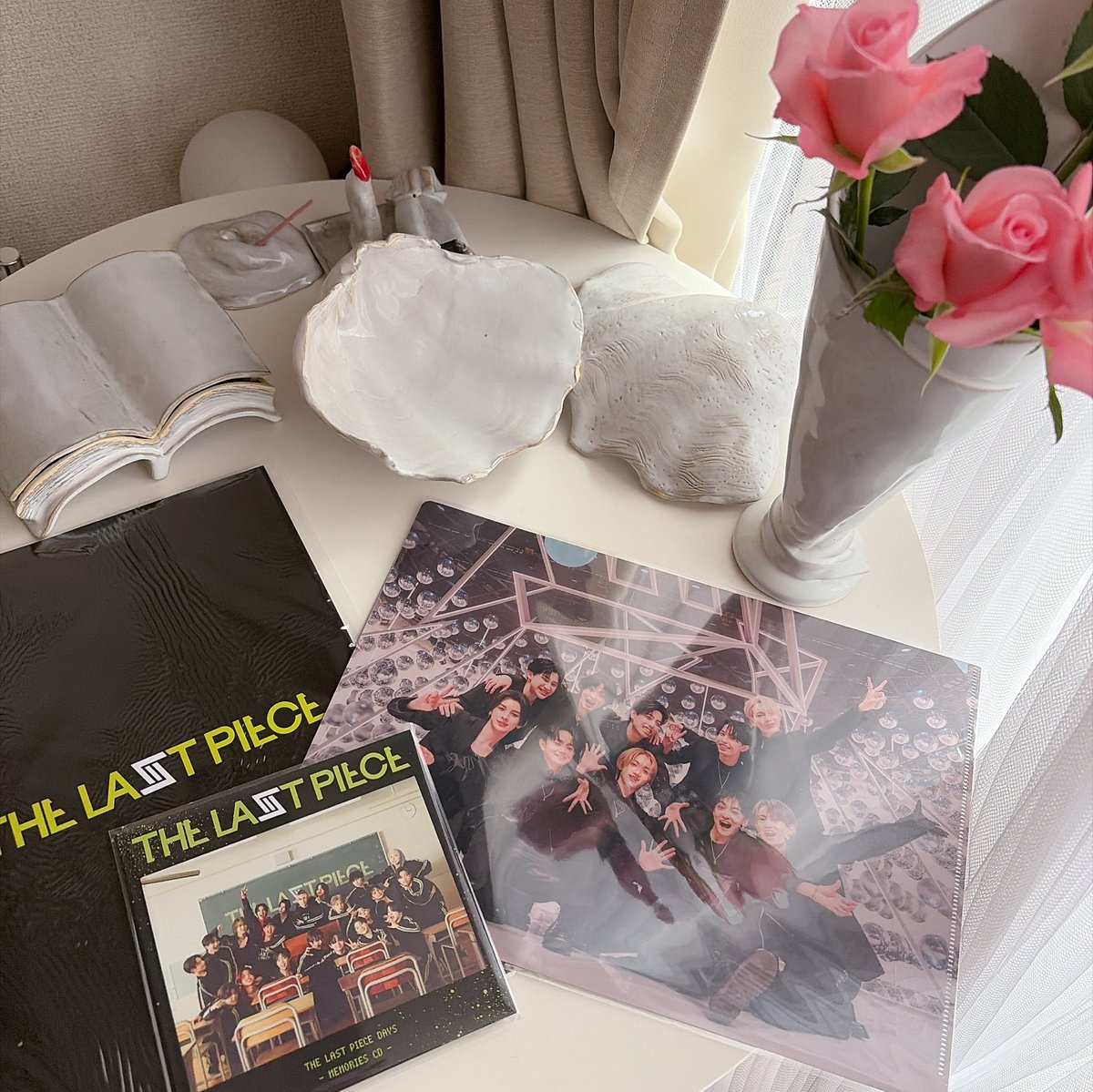 sacmep's tweet image. ラスピの卒アル届いたー！
数ヶ月間毎週楽しませて貰って推しも出来てこれからの楽しみも沢山ある。
週末じっくり読もうー。
 #THELASTPIECE