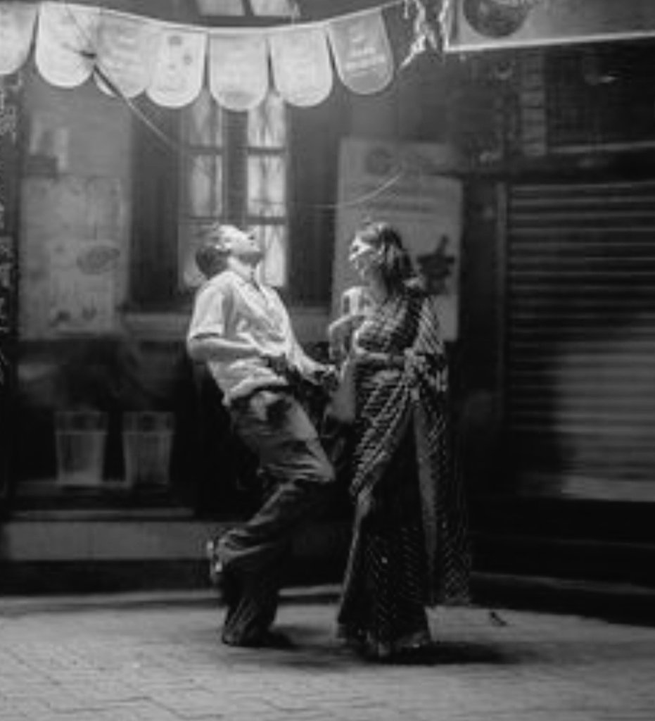 ' प्रेम ' की एक ख़ास बात है ;
वह हमेशा वहीं लौट कर आता है , जहाँ उसे पूरी तरह सुना गया था। कभी शब्दों से , कभी आँसुओं से , कभी बस एक लंबे आलिंगन से।

अच्छी तरह सुना जाना भी प्रेम का एक रूप है।।

🤍🌸🤍🌸🤍🌸🤍🌸🤍
.