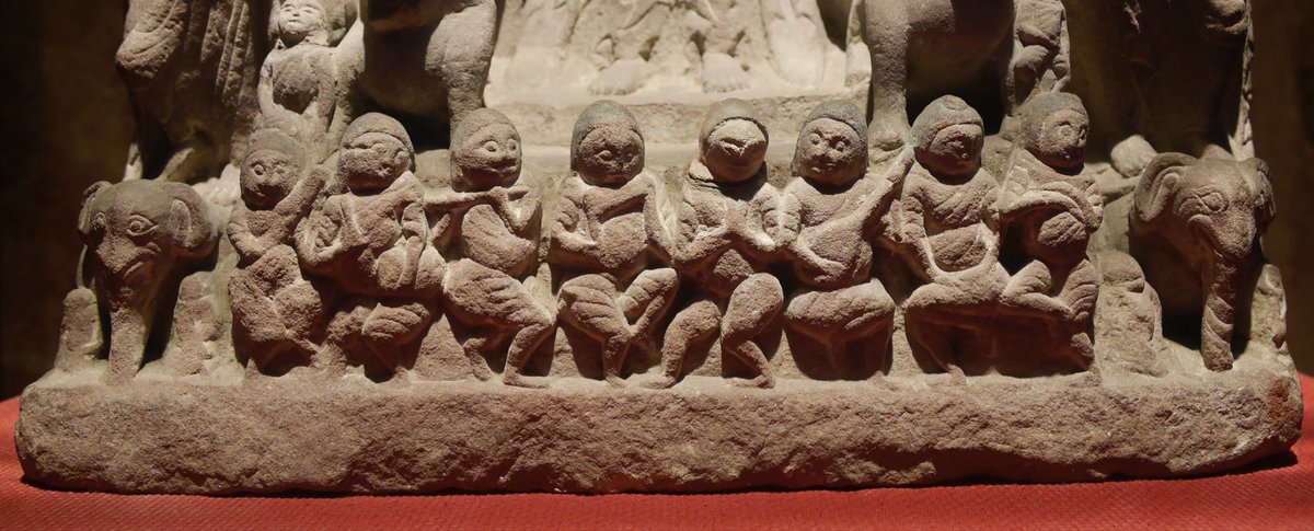 学術シンポ【#動物とかたち】
ご発表/ご著書紹介③

🟣齋藤龍一先生（東京藝術大学）
「白象はどこから来たのか―漢～南北朝時代における「象」の表象」

 古代中国、象は意外と身近な存在でした。
一方、仏教⇨

図：石造菩薩九尊像　南朝梁中大同三年(548=太清二年)銘　成都万仏寺址出土　四川博物院