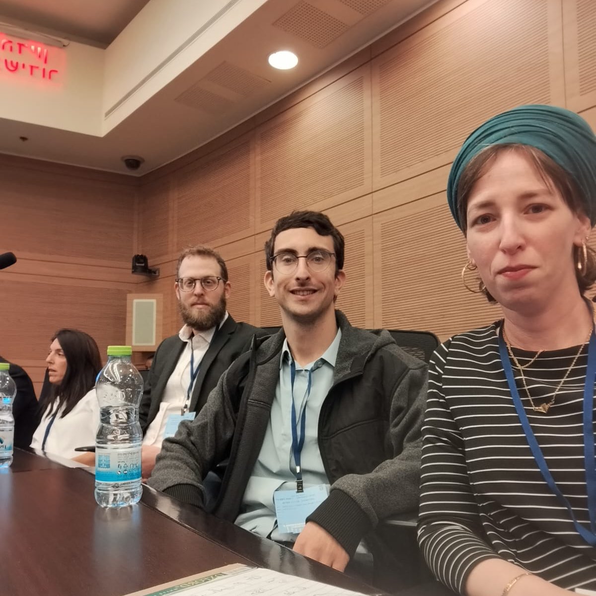 KoheletForum's tweet image. הגענו הבוקר לוועדת החוקה של הכנסת לדיונים החשובים על מיצוי הדין עם הנוח'בות, בהצעת החוק של חה"כ @rothmar ו- @YuliaMalinovsky. 
הגענו צוות של מומחי משפט בינלאומי, בליווי קשרי ממשל - כדי לסייע כמה שנוכל כדי שמדינת ישראל תעשה צדק מהיר ואמיתי עם מי שביצע פשעים נגד האנושות.