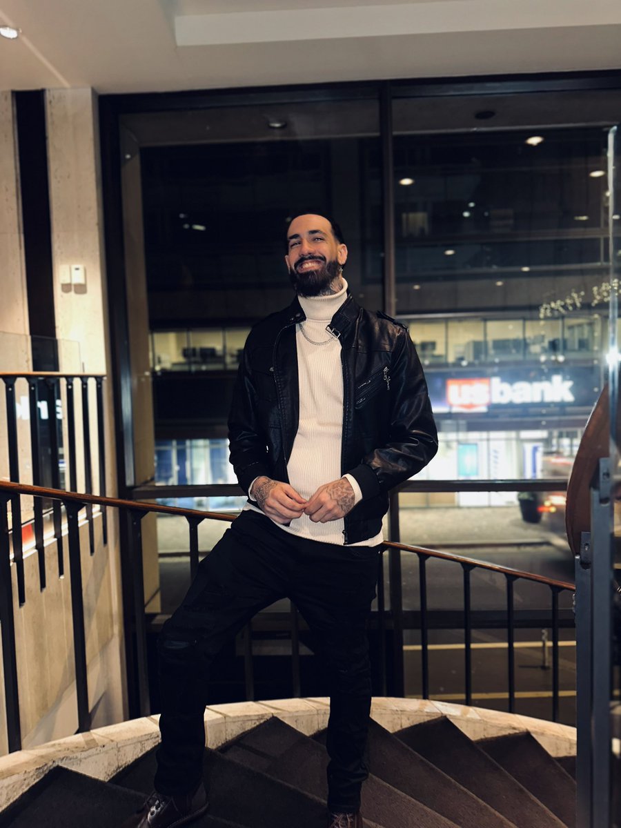 cltezekiel's tweet photo. Just a man who likes to dress nice https://t.co/yL4awOld6e