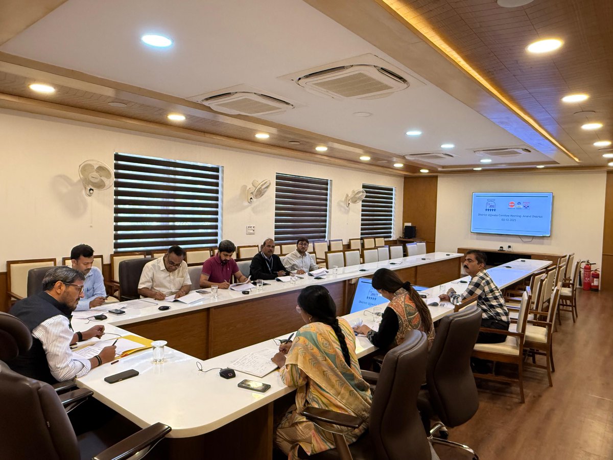 ભારત સરકારશ્રીની પ્રધાન મંત્રી ઉજ્જવલા યોજના(PMUY)અંતર્ગત જિલ્લા ઉજ્જવલા કમિટી ની બેઠક યોજી,પાત્રતા ધરાવતા લાભાર્થીઓનો સમાવેશ કરવા અને પાત્રતા ની ચકાસણી અર્થે  જરૂરી માર્ગદર્શન અને સૂચન આપ્યા.
#PMUY