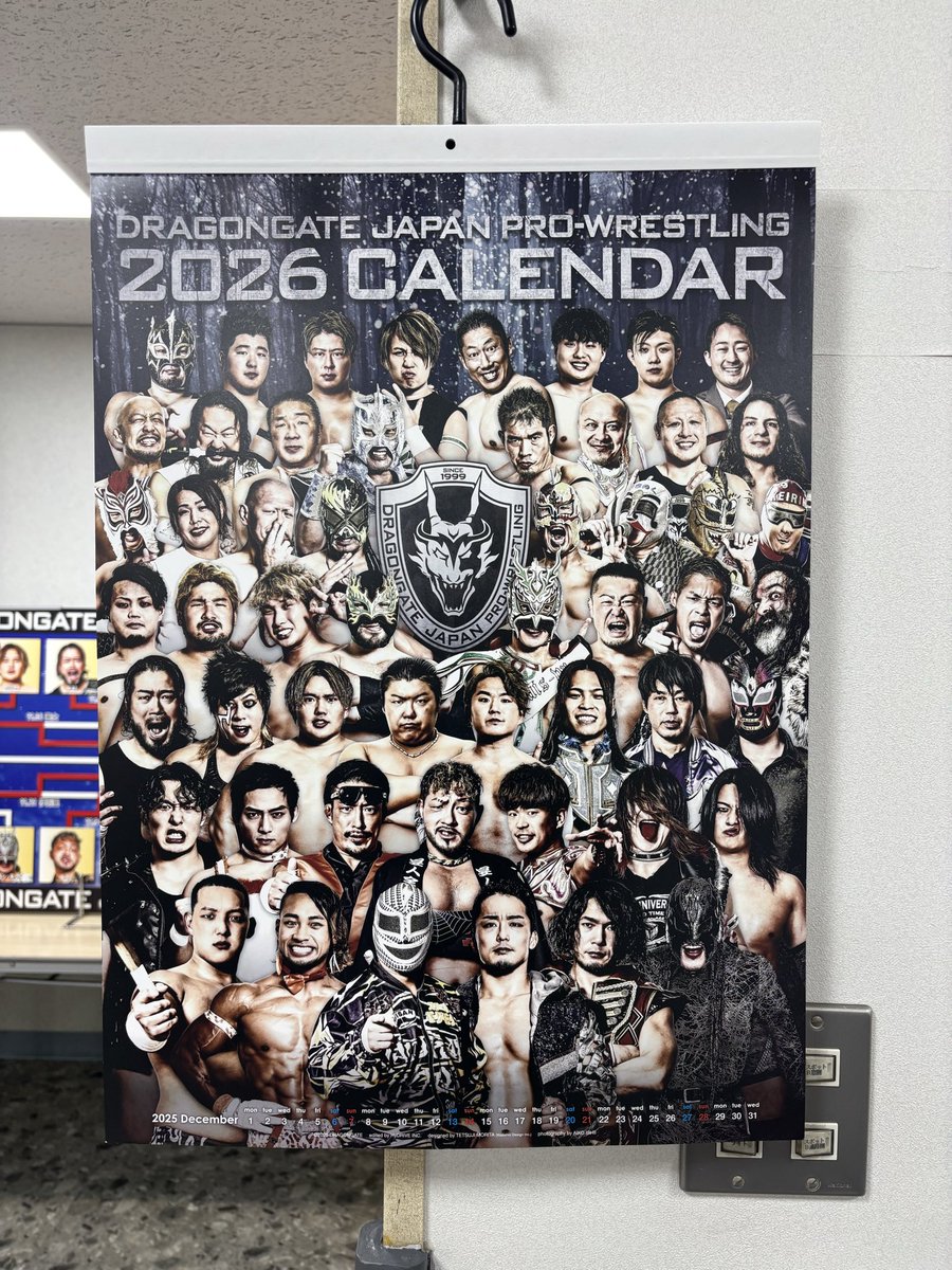 【オフィシャルグッズ情報】
本日の #後楽園 大会より
DRAGONGATE 2026年カレンダー新発売

￥2,500-

是非お買い求め下さい！

#DRAGONGATE #Prowrestling