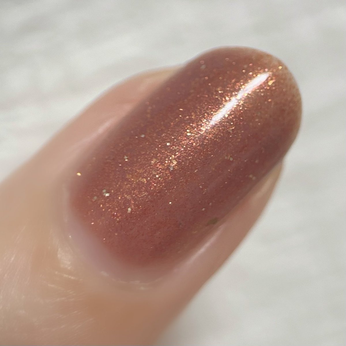 《使用色》
iLLO ゴールデンアワー

ポップアップで最後の一色どの色をお迎えしようかめちゃくちゃ悩んでて、お試しカードに乗せた瞬間ザクザクの赤ラメと目が合って即決😇可愛すぎる😇

私は赤ラメに弱い…！！！！

#セルフネイル