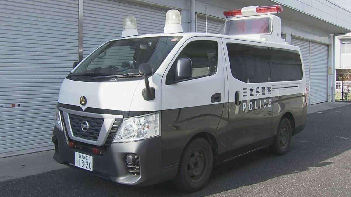 【供述】｢乗り心地が良さそうだった｣  パトカーを盗んだ疑いで44歳無職の男を逮捕
news.livedoor.com/article/detail…

警察官が交通事故の対応をしていたところ、男がエンジンがかかったままのパトカーに乗り込み逃走したが、その後追い付かれ逮捕された。男からは基準値を超えるアルコールが検出された。