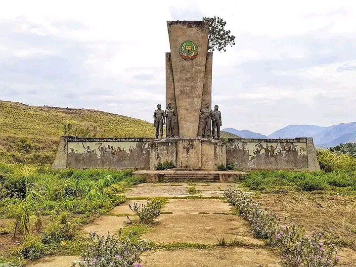 UplcF's tweet photo. #RDC: Les affrontements ont repris ce mercredi 03 décembre entre les forces coalisées #Wazalendo/#FARDC et les unités de l’armée rwandaise, notamment sur l’axe #Kamanyola et les collines stratégiques surplombant la localité de #Rubarika. https://t.co/sy8NEPB1Vr