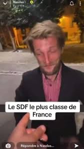Mathys_cgr_'s tweet photo. en costume dans la L5 https://t.co/nkey2QVkVl