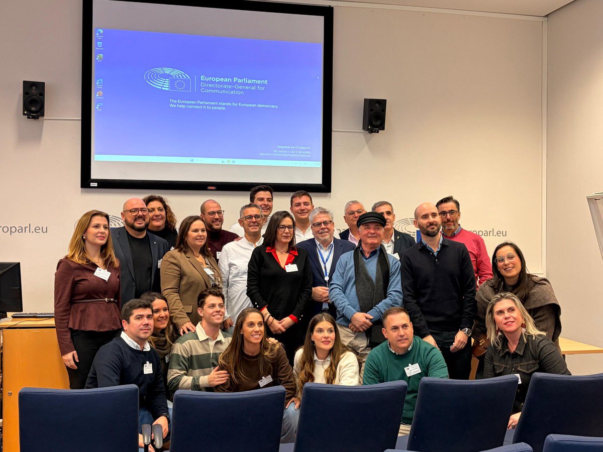 🌹He recibido a la ejecutiva de <a href="/PsoeBadajozCEP/">PSOE Prov. Badajoz</a> en el <a href="/Europarl_EN/">European Parliament</a> en la víspera de las #EleccionesExtremadura.

Hemos hablado de dignidad, servicios públicos, municipalismo, juventud, europeísmo... 

Es el impulso que <a href="/psoeex/">PSOE de Extremadura /❤️</a> quiere para #Extremadura #HazloPorExtremadura/💚🖤 🤍