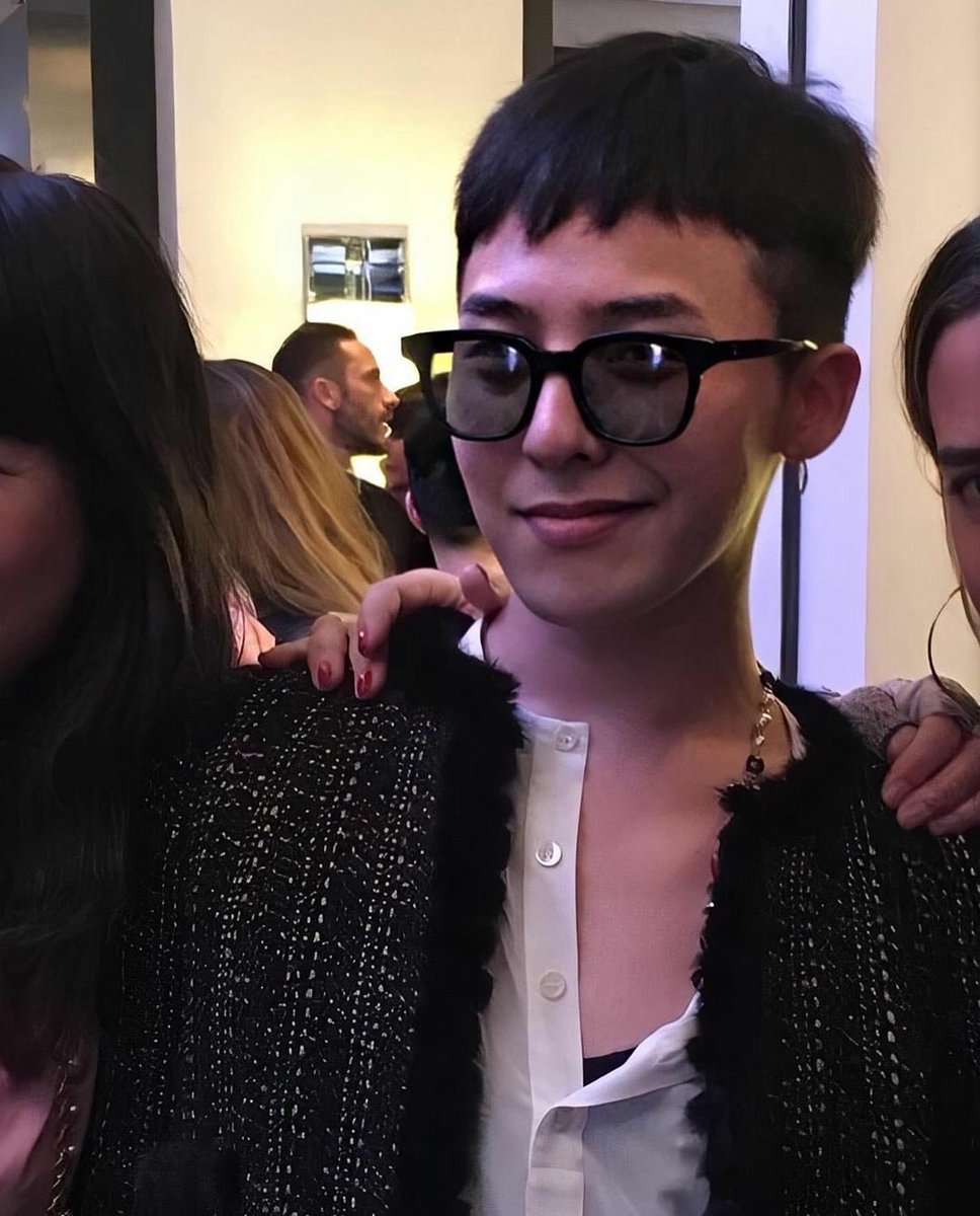 wdym these pictures are 10 years apart