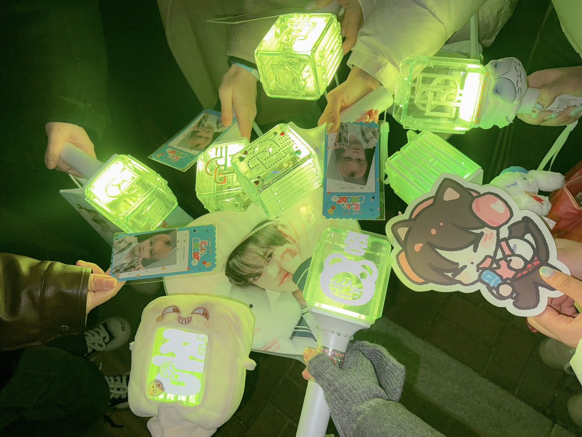 omgjtwinc's tweet photo. 천러♡천프 

남자가 무리했다 (p)

#천러생파
#CHENLE_BDAY_PARTY https://t.co/zA8NQET2kX