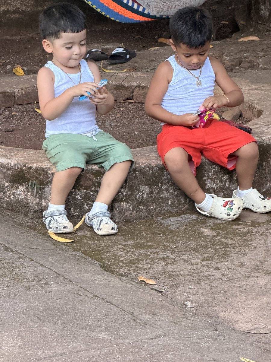 JefBigga's tweet photo. living in El Salvador . got my son and nephew with me . Thank you God for giving me this opportunity 🤞 https://t.co/MwtDvg8bjX
