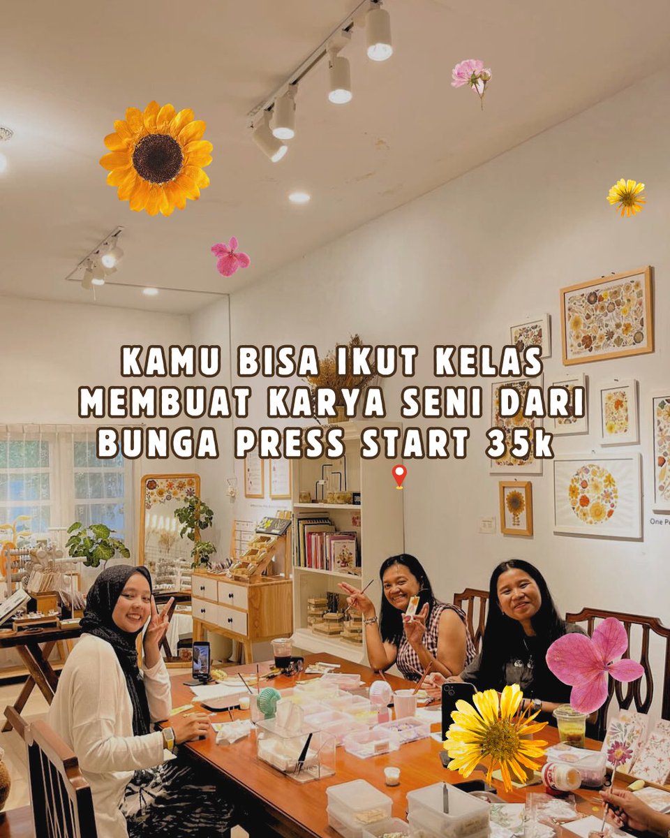 Herbariaa's tweet photo. Hai semua pecinta trinkets dan mungkin kalian yg suka journaling, kalo ke Jogja recommend deh ke Herbaria ini, prodak prodak unik, cantik handmade dari bunga2 asli. 
Ada kelasnya juga 🥹🥹 
Lokasinya di 📍Baciro Jogja , jl kemuning no 5 https://t.co/Vmzqd44pS0