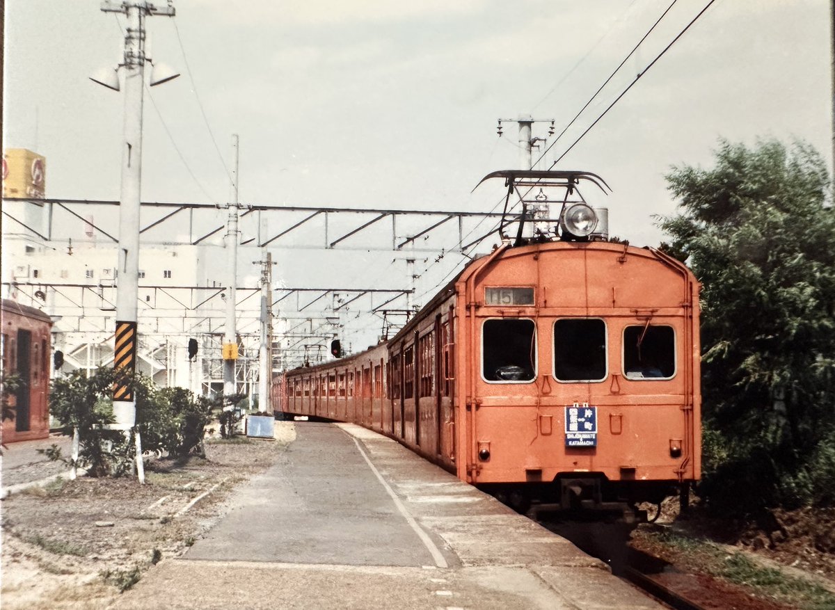 祖母が用事でよく乗った頃の片町線はこんな車両だったと聞く。私が