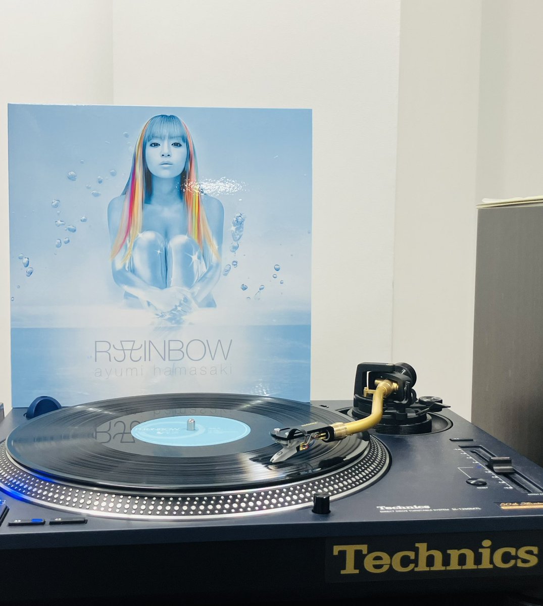 2002年発売5thアルバム。 大ヒット・シングル「Voyage」「Free & Easy