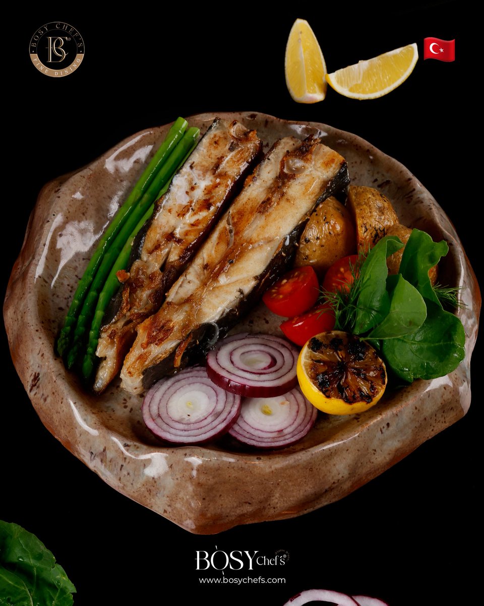 Deniz mahsulleri menümüzün yeni ve enfes lezzetlerinden biri olan Grilled Turbot; ızgara kalkan balığı, kuşkonmaz, fırın patates ve mevsim yeşillikleri içeriği ile enfes bir lezzet deneyimi yaşatacak.

Rezervasyon:
0533 134 66 66

#bosychefs #grilledturbot #kalkanbalığı