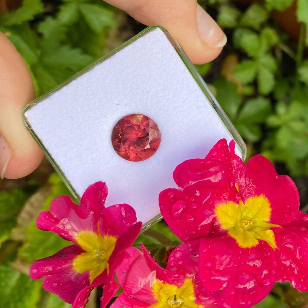 GFWilliamsCo's tweet photo. What properties are associated with Pink Tourmalines?

And this time we don’t mean gemmology ones. 

What does it say when you gift a Pink Tourmaline? 

Pink Tourmalines are associated with: 
💕Love
❤️‍🩹Emotional healing 
💞Compassion. 

What better gem… https://t.co/M6PbW6RW96 https://t.co/cG6FzYVLsZ
