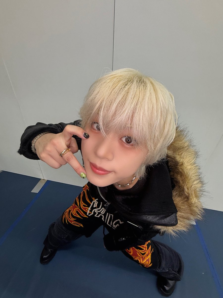 木全くんのメンバー紹介の写真ずっと可愛い お疲れさま🎄🇺🇸 #JO1 #木