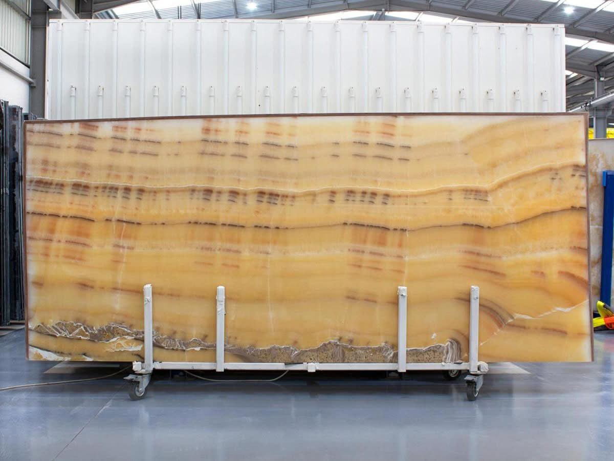 #Ónix: la #piedranatural que transforma los espacios en arte. 

Ideal para:
• Revestimientos decorativos
• Encimeras con iluminación retroiluminada
• Espacios premium

Cuando eliges Ónix, no eliges solo un material: eliges una experiencia visual.

#NaturalQualityStone