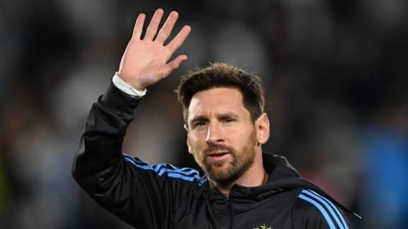 <a href="/HumansNoContext/">NO CONTEXT HUMANS</a> We have (please stand up) THE GOAT