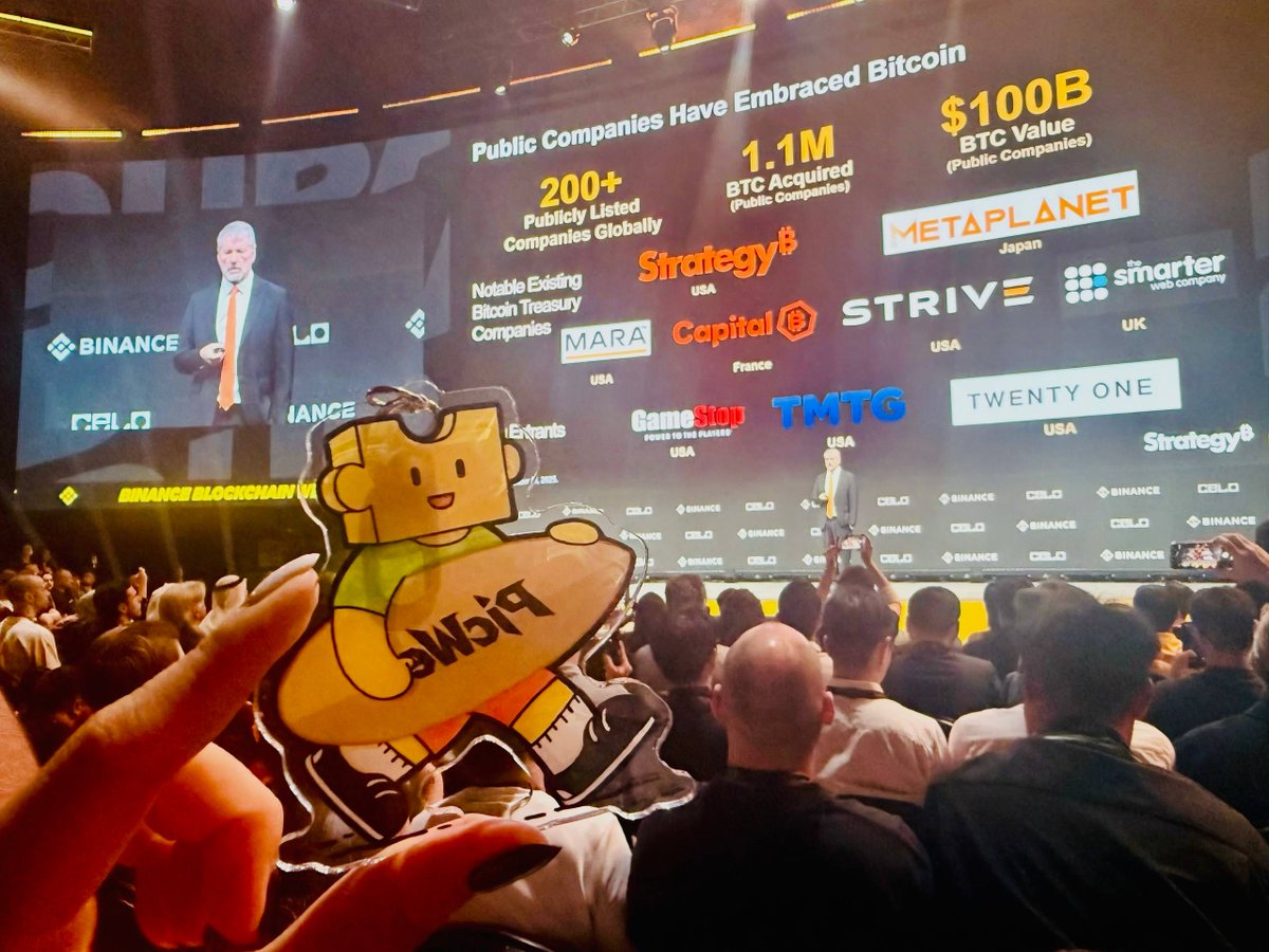 Great energy at #Binance Blockchain Week! 🏄

We’re here in Dubai, riding the RWA wave and soaking up insights from Michael <a href="/saylor/">Michael Saylor</a> and other leaders in the space. Now that's <a href="/Strategy/">Strategy</a>!

If you’re here too, let’s connect! 
#BinanceBlockchainWeek <a href="/binance/">Binance</a>