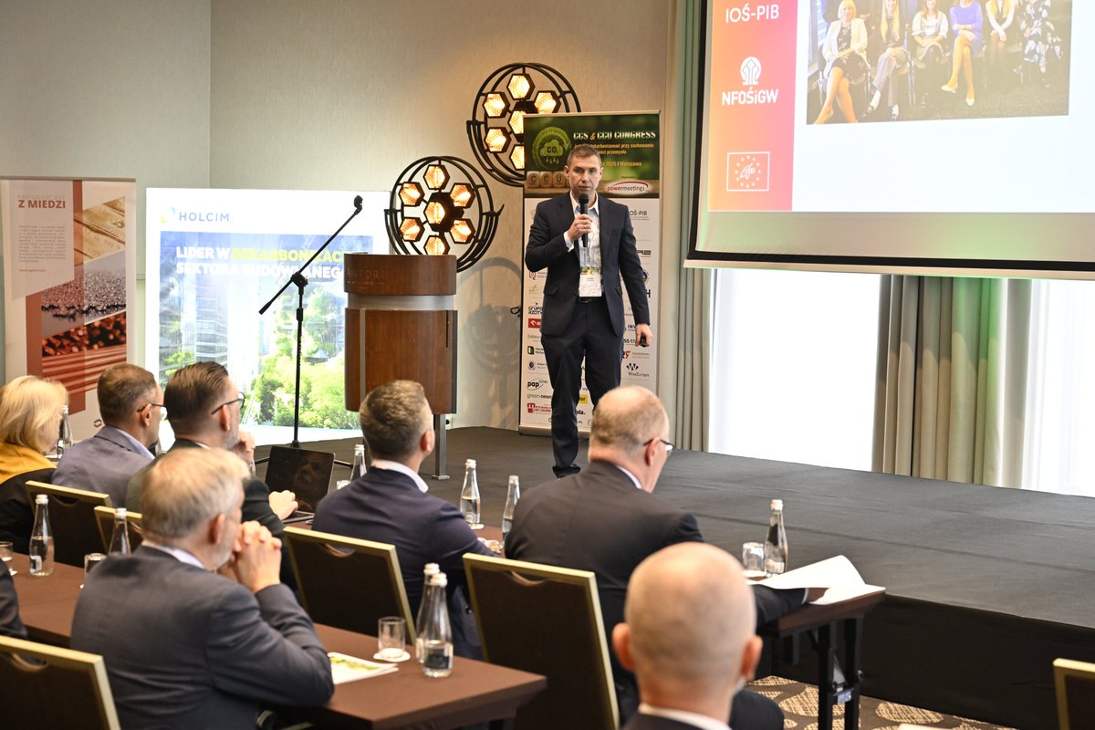 climate_cake's tweet image. 📌W dniu 2.12.2025 r. @MaciejPyrka, Kierownik Zespołu Strategii, Analiz i Aukcji w CAKE/#KOBIZE/#IOŚPIB wystąpił na Kongresie &quot;#CCS &amp;amp; #CCU CONGRESS - Jak się zdekarbonizować przy zachowaniu konkurencyjności przemysłu org. przez powermeetings.eu

#LIFEENSPIRE #KOBIZE #EUETS