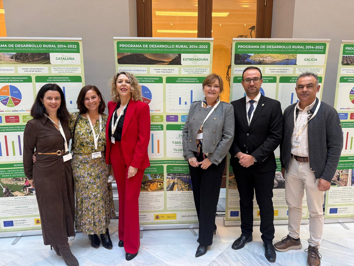 agriculturaEXT's tweet photo. 🟢La DG de Desarrollo Rural de @Junta_Ex, Mª Ángeles Muriel ha participado en la reunión Reunión Trilateral del #PDR de #Extremadura y en la Plenaria del Examen Anual de los #PDRs celebrada en el @gobmapa coincidiendo con el cierre de los #PDR 2014-2022. https://t.co/LRTrngAD5h