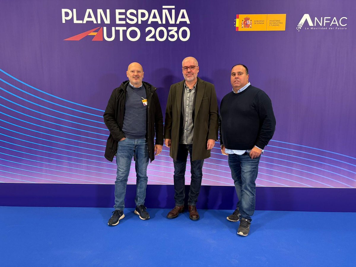 Industria_CCOO's tweet image. 🚗🚙 El #PlanEspañaAuto 2030 es un buen punto de partida ...

... pero le falta ambición para garantizar una transición sociolaboral justa 👩🏽‍🔧👨‍🔧

industria.ccoo.es/noticia:743868…