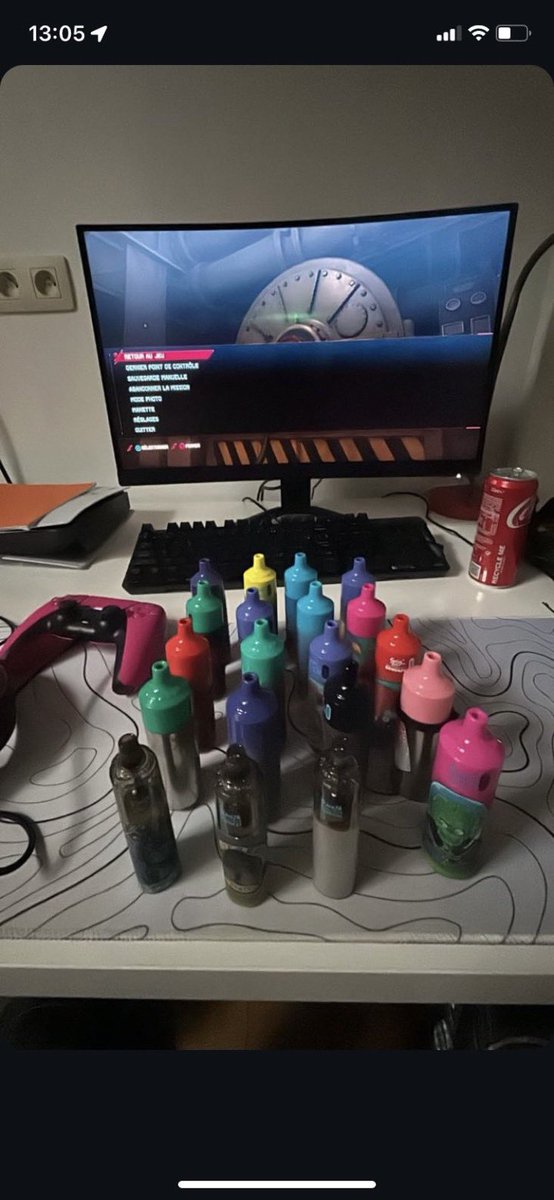 2890 les puffs sont oblige dfair le service militaire* 

💂🏽: GARDE-À-VOUS

🚦: 🫡🫡🫡🫡🫡🫡🫡🫡

💂🏽: VOUS ÊTES DES MERDES VOUS ÊTES UNE HONTE POUR LE PUFFISTAN

🚦: OUI CHEF

💂🏽: RASPBERRY C’EST QUOI CE SALUT MILITAIRE KHENE FAIT 10 POMPES 

🚦: t un haggal colonel 😂

💂🏽: mdrr