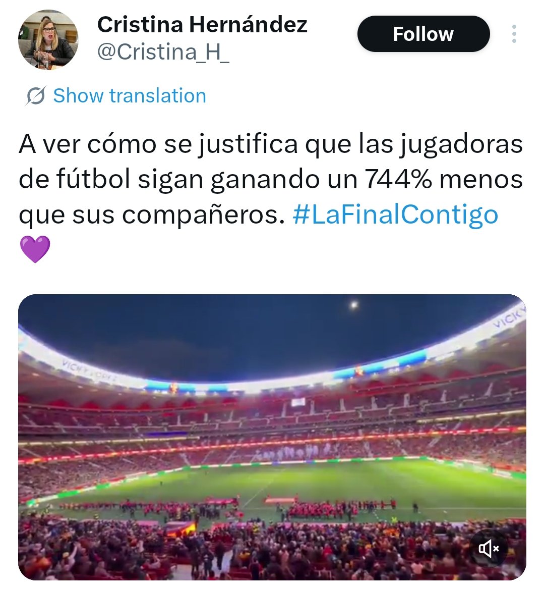 Pues es muy sencillo. La Liga de fútbol masculina ingresa 3.719 millones de euros. Y la femenina 55 millones. Lo que equivale a 67,6 veces más. Por lo que deberían cobrar un 6760% menos que ellos. Así que todavía están cobrando 10 veces más de lo que generan en la actualidad.