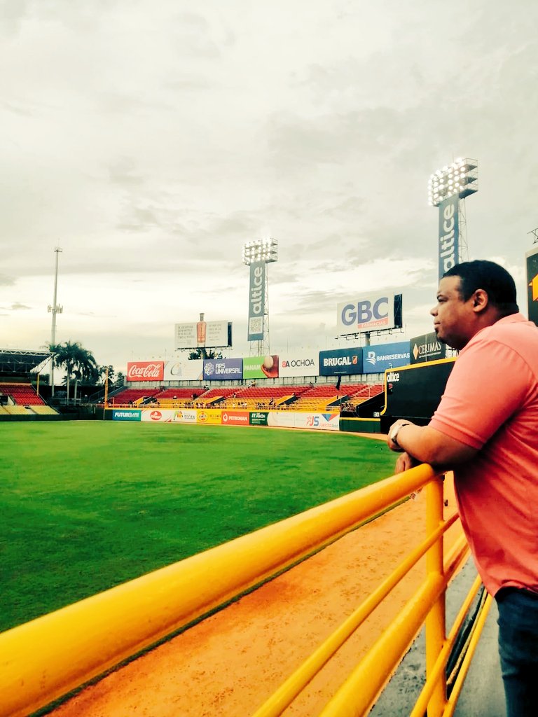 Es increible como este espacio aglomera pasiones, sacrificio, frustraciones y sincroniza los sentidos para pasar un rato agradable o desagradable dependiendo del equipo que apoyes.