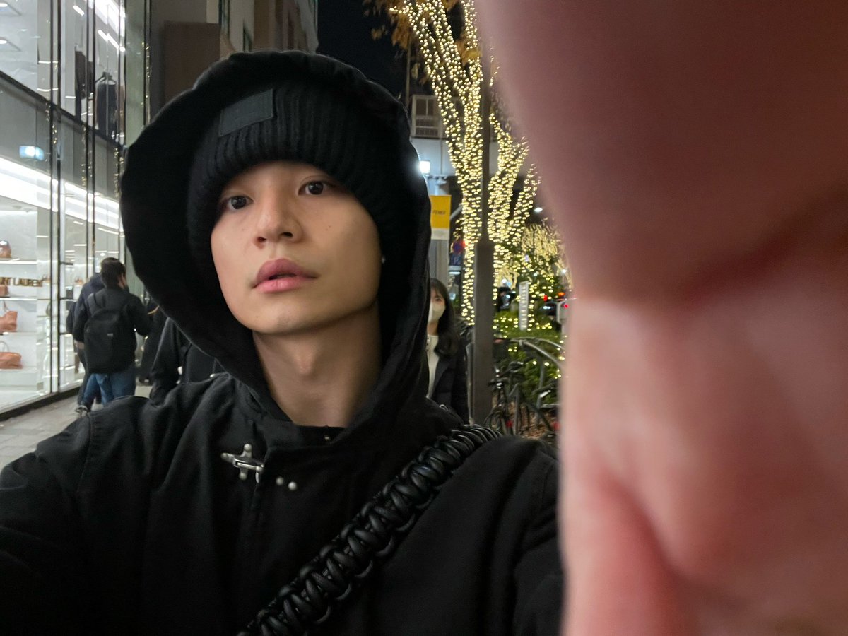 亮 tweet media