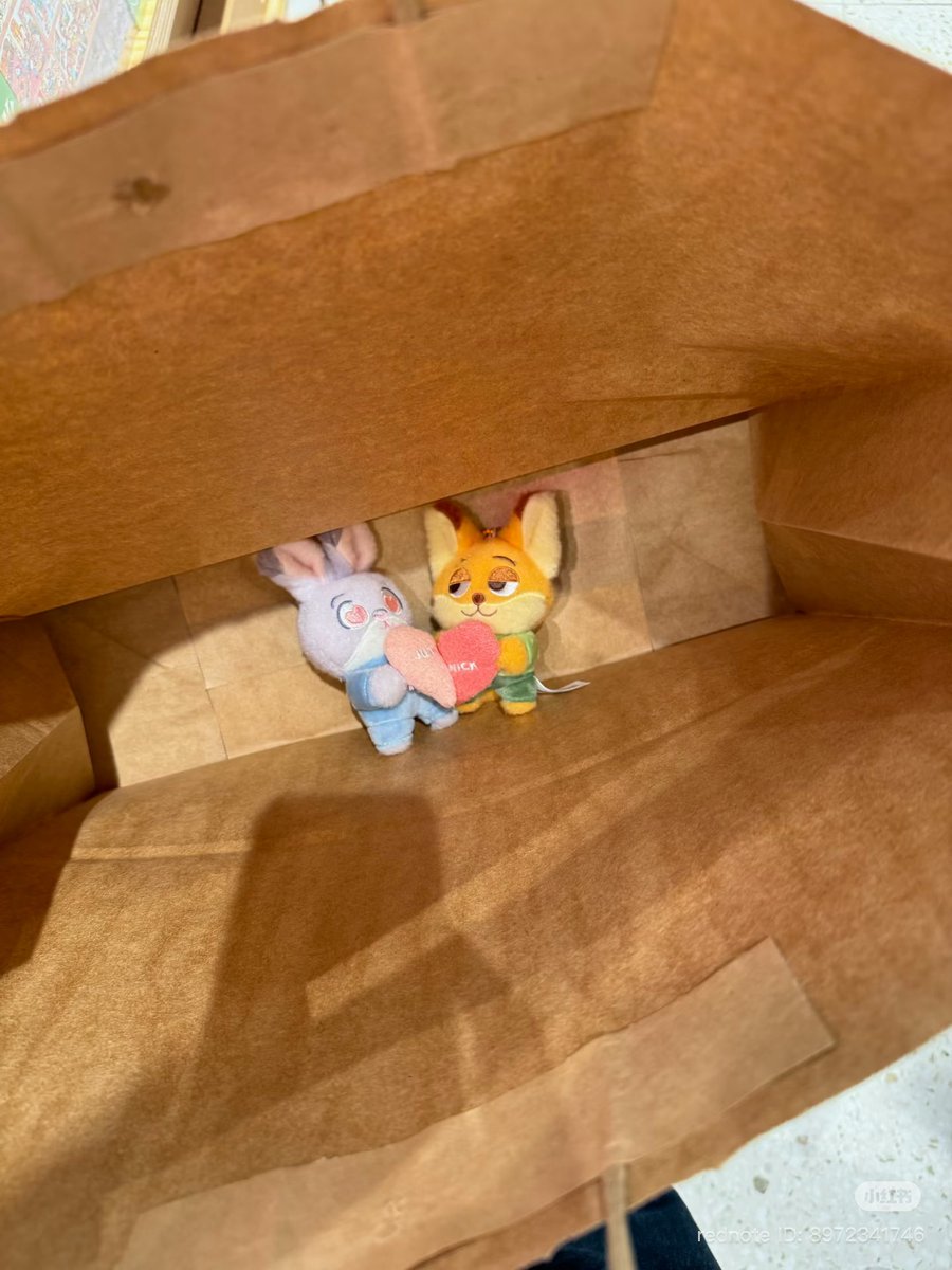 bunnyxland's tweet photo. ⭐️ pre - พวงกุญแจคู่ nick &amp; judy 🌀
ลิขสิทธิ์แท้ ✅ 1 เซ็ทได้ 2 ตัว 🍮

👀 ราคาคู่ละ 390-
📬 j&amp;t 40฿ 

สนใจเดมมาได้เลยค่า 
สินค้าพรีรอของ3-4วีค🤍

#พวงกุญแจคู่ https://t.co/dKi5R1KkMa